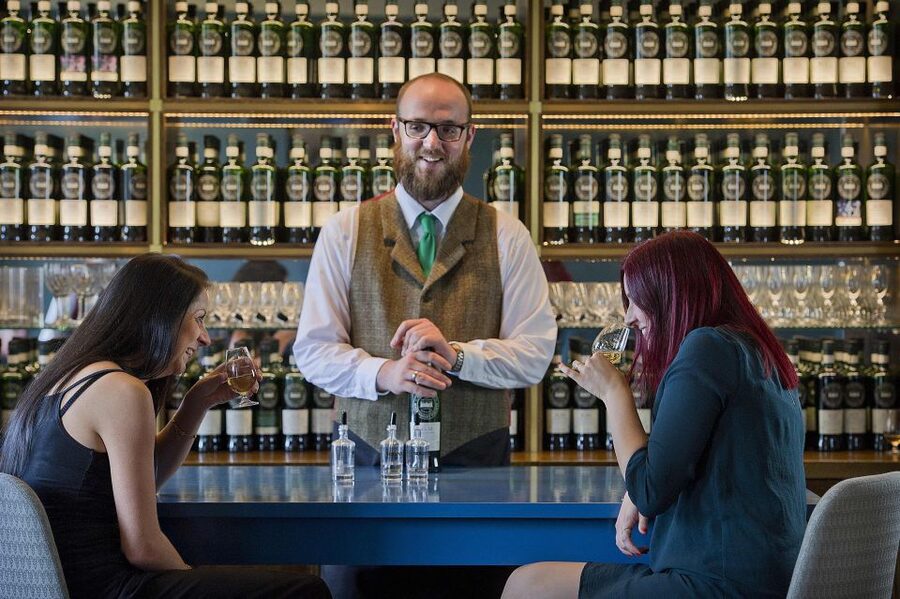 Edinburgh: Food & Drink Tasting Tour - The guide makes it: Tamara, Wag, Sara, Russell, and what they seem to add