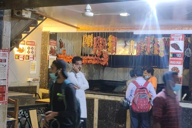 Evening Hyderabad Street Food Walk with Hyderabad Biryani - Stop 1 in the Old City: Hyderabadi biryani at a go-to biryani spot