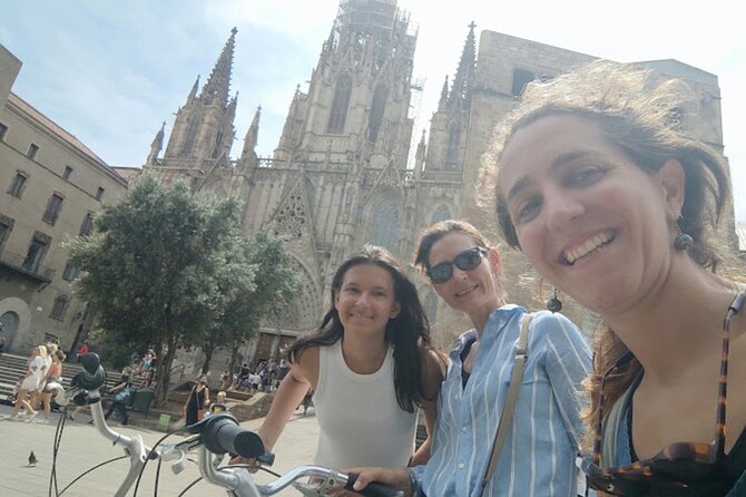 Familly friendly traditions & food tour: tailored tapas & games! - Gothic Quarter Walking: Traditions, History, and Short Attention Spans