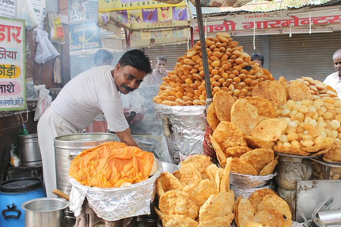 Flavours of Agra Food walk - Stop 2: Shri Mankameshwar Mandir and a Priest-Led Lesson