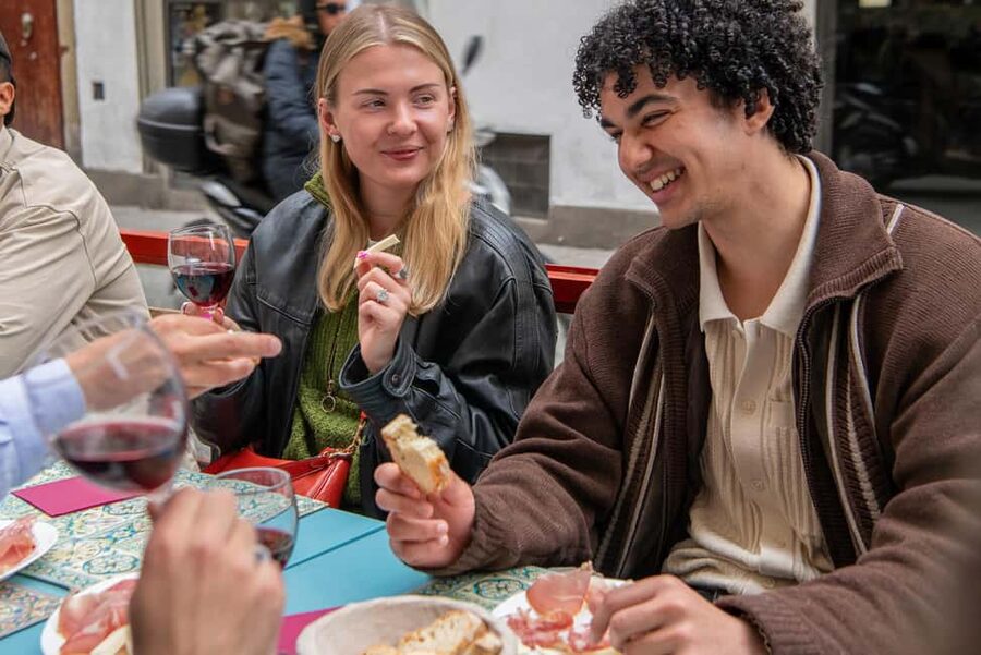 Florence: Flavours of Tuscany Food Tour - Oltrarno food starts at Piazza della Passera
