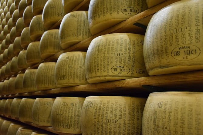Florence Food and Wine Tasting Tour! Private with Local Expert - Stop 3: Ponte Vecchio View and the Tour’s Finish Line