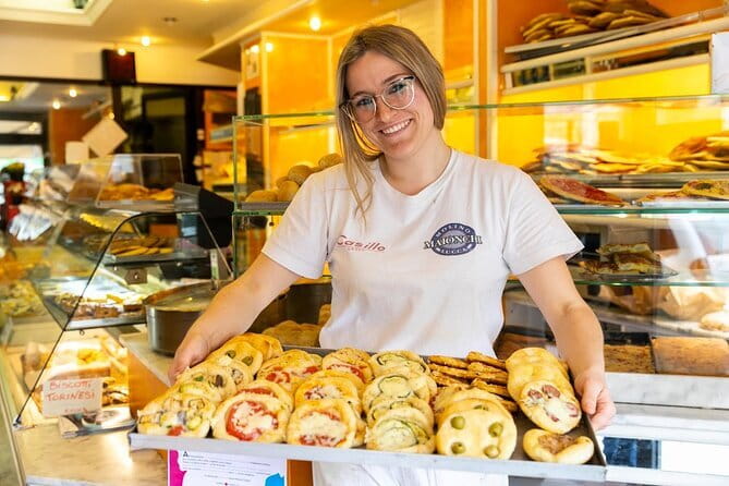 Florence Food Tour of 10+ Authentic Tastings with Cheeses & Wines - Why this Florence food walk works better than a big sightseeing loop