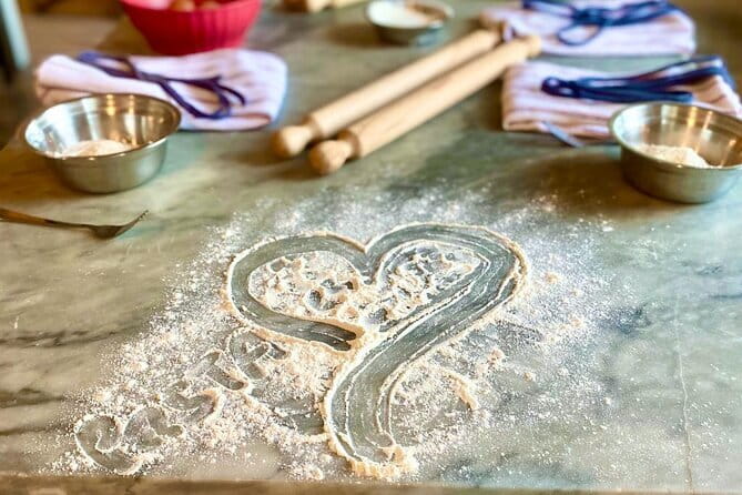 Florence Food Tour with Antico Vinaio skip the line - Via de’ Neri to Antico Vinaio: the schiacciata moment you’ll remember