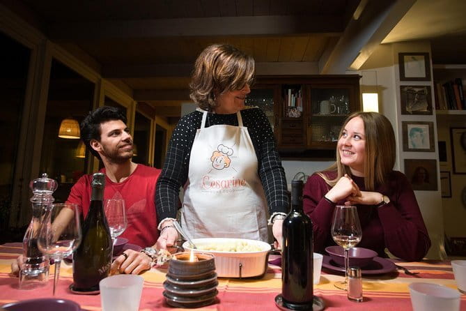 Florence Food Tour with Antico Vinaio skip the line - Heading back on Via dei Calzaiuoli for the last sweet surprise