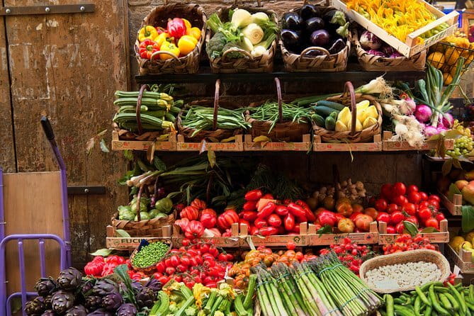 Florence’s Ultimate Food Tour: Full Tuscan Meal by Do Eat Better - Stop 5 at Ponte Santa Trinita: gelato or cantucci-style sweetness