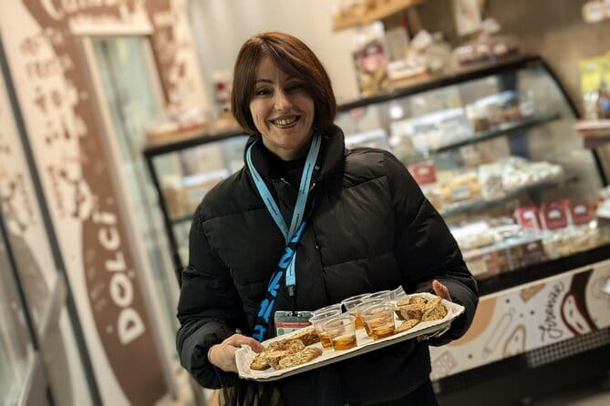 Florence Street Food Walking Tour with wine in Duomo Area - Stop 3: Piazza della Signoria—wine, cured meat, and people-watching
