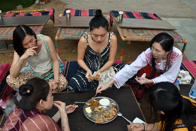 Food Tour and Eat like Locals - Birla Mandir on the Way: The One Monument You Might See