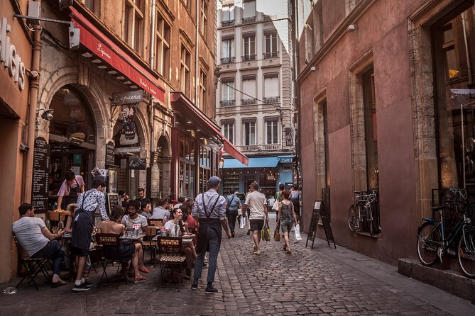 Food Tour in Lyon – A Full Taste of France by Do Eat Better - Vieux Lyon and the Praluline in a Bakery Founded in 1948