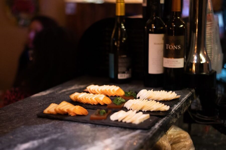 Food Tour: Portuguese wine & Tapas with Ginjinha Tasting - Real local tips from guides and waitstaff