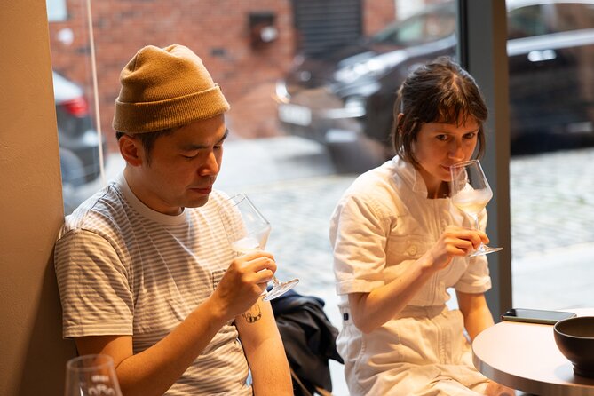 Four hour walking wine tasting tour of Manchester's best bars - Pacing tips so you enjoy every stop
