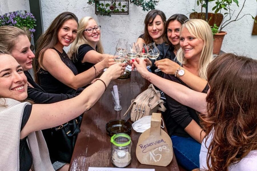 Frankfurt: Food Tour to 3-4 Local Food Spots - Key highlights worth planning around