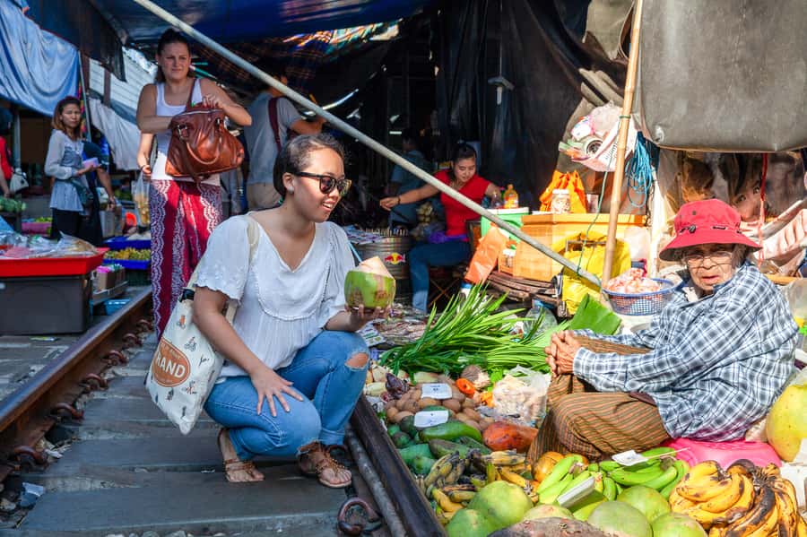 From Bangkok: Maeklong Railway and Floating Market Food Tour - How the 6-Hour Bangkok Plan Works Without Feeling Rushed