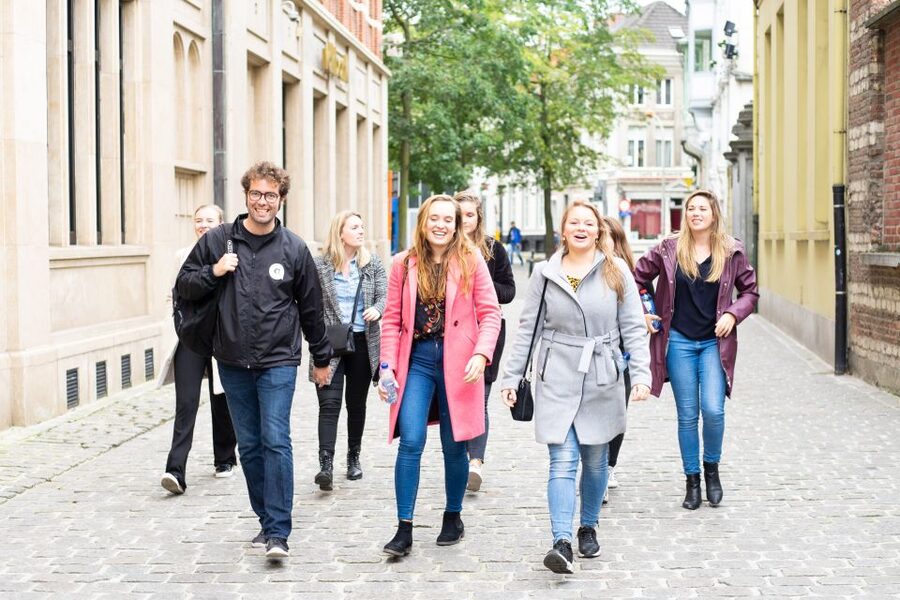 Ghent: Food & Drink Walking Tour with Tastings - Pralines and a Top Chocolatier: The Sweet Route Begins