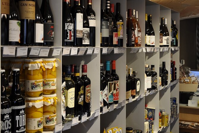 Girona Morning Food Tour & Local Market - Carrer de les Ballesteries: Cheese and Wine With a Specialist