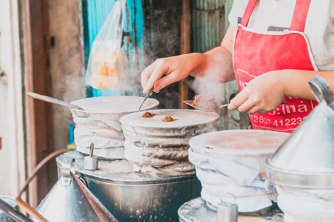 Go where the locals go, Eat what the locals eat! Food Tour with Local Foodies - Eating on purpose: why the transport setup matters in Chiang Mai
