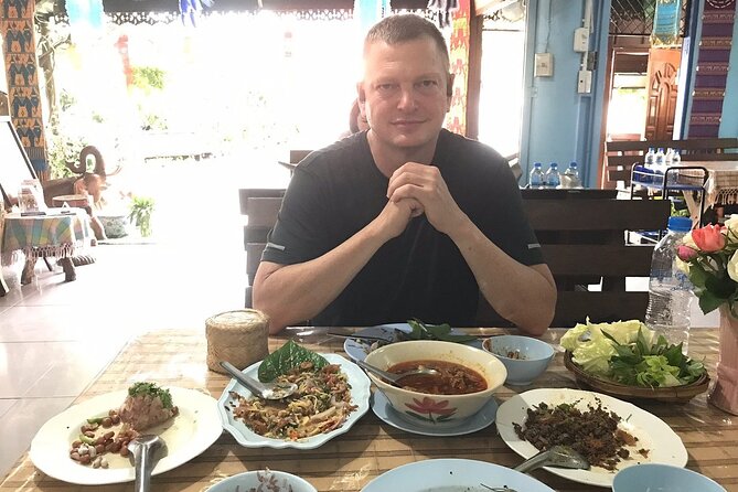 Go where the locals go, Eat what the locals eat! Food Tour with Local Foodies - Kao Soi: not just a dish, but a story you can taste
