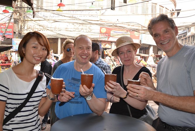 Half-Day Food Tour with Cycle Rickshaw ride to Masterji Kee Haveli - Pasar Chandni Chowk: market lanes, family stories, and Masterji Kee Haveli lunch