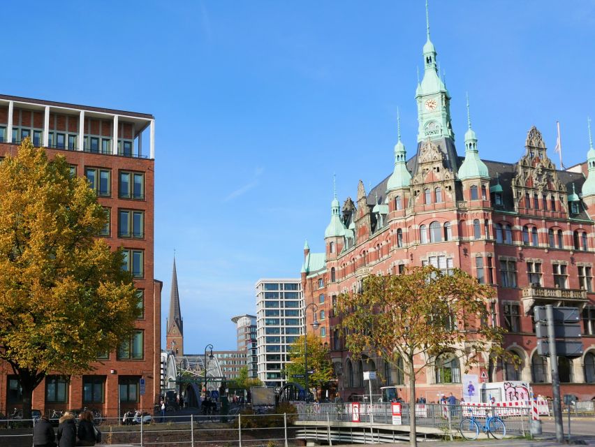 Hamburg: Elbphilharmonie Plaza and HafenCity Food Tour - Elbphilharmonie Plaza and the Tube escalator: the view part you came for