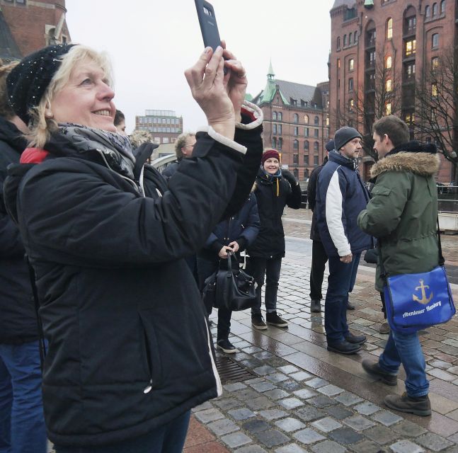 Hamburg: Elbphilharmonie Plaza and HafenCity Food Tour - Where the snack break fits: Störtebeker and a pause with context