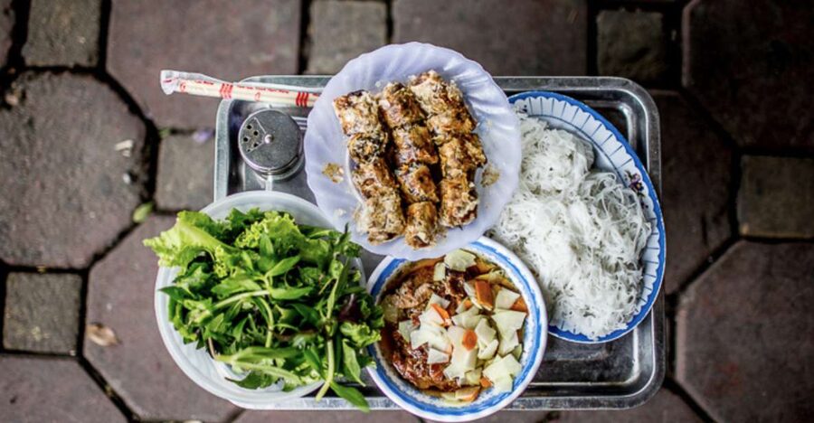 Hanoi: 7 Tastings Street Food Tour with Train Street - What you’ll eat: from bánh cuốn to egg coffee