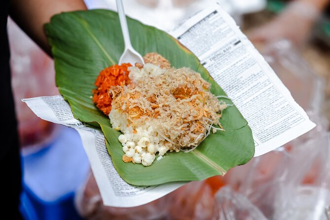 Hanoi Dawn Private Food Tour with 10+ Tastings - Taxi pickup, mobile ticket, and staying sane before breakfast
