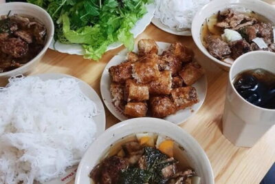 Hanoi Famous Michelin Guided Street Food Tour - Getting to the meeting point and what 2.5 hours feels like