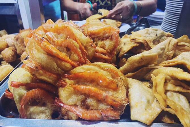 Hanoi food tour-Local street food tour (food&guide included) - Old Quarter on foot: 36 streets, road crossings, and real ordering skills