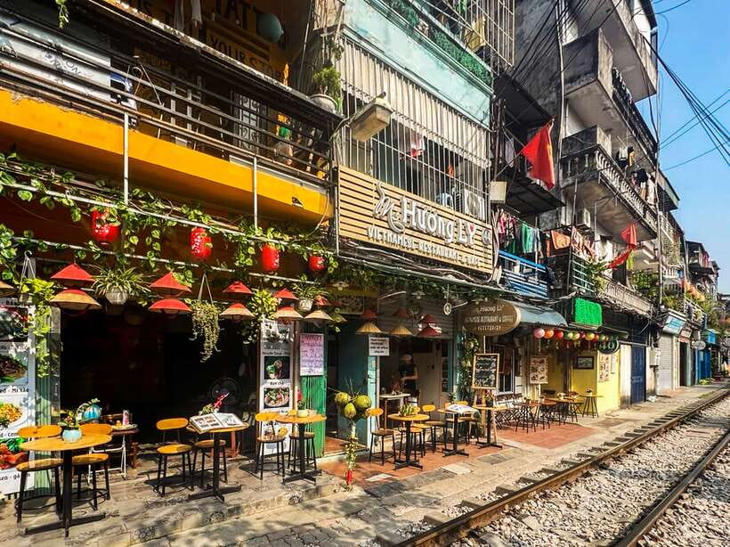 Hanoi: Guided Food Tour with Train Street Visit - No.38 Bát Sứ Start: Your Easy Launch Point in the Old Quarter