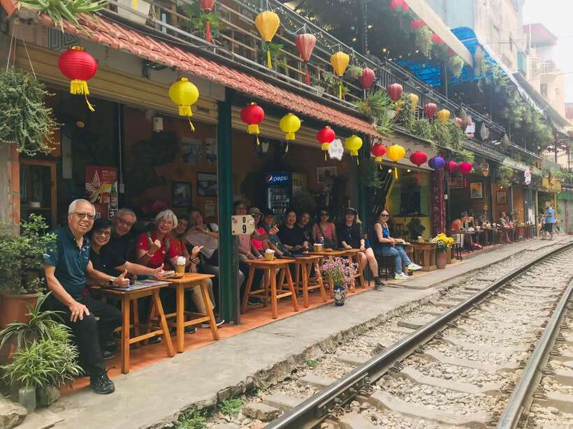 Hanoi: Old Quarter Street Food Tour with 12+ Tastings - Old Quarter start at 38 Bát Sứ: how the evening begins