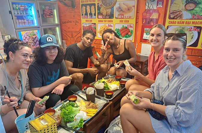 Hanoi Street Food Tour with Local Guide - Vegan and vegetarian options: you can stay in the flow