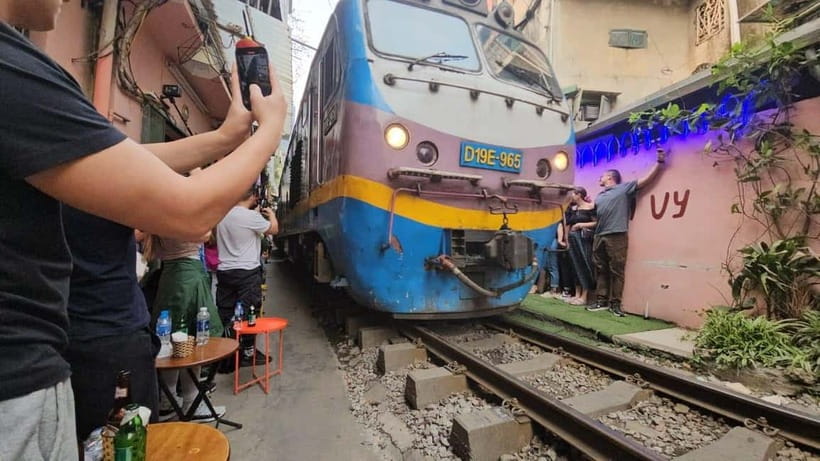 Hanoi: Street Food Tour with Train Street and Old Quarter - Ta Hien Beer Street: where you can choose your own vibe