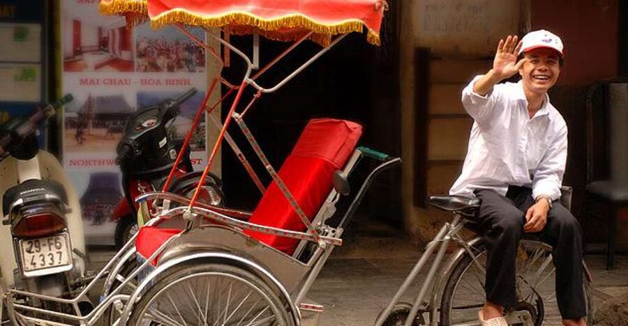 Hanoi Walking Street Food Tour & Cyclo Ride - Key Things You’ll Notice on This Hanoi Food + Cyclo Tour