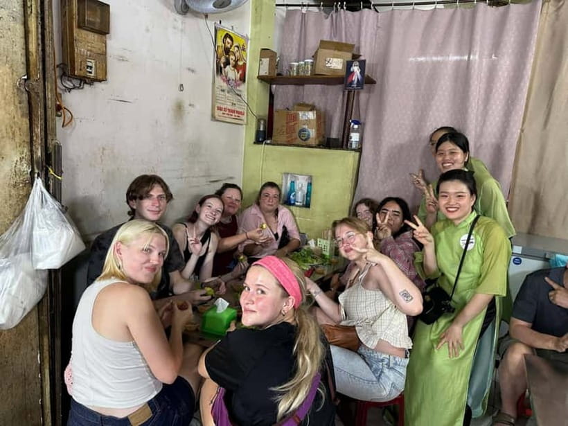 Ho Chi Minh City: Motorbike Street Food Tour - 12 Tastings - What you’ll actually see while you eat