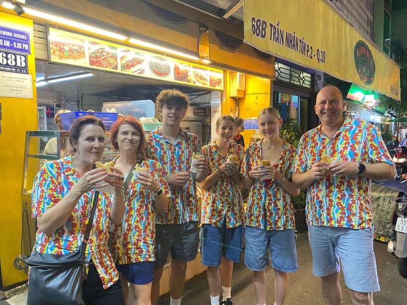 Ho Chi Minh City: Walking Food Tour with 13 Tastings - The route: District 3, 10, and 5, plus flower-market watching