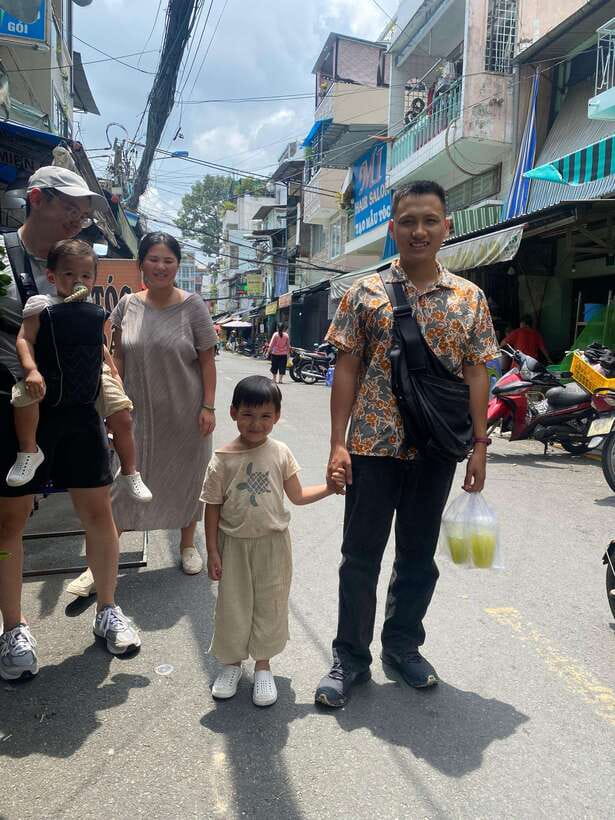Ho Chi Minh City: Walking Food Tour with 13 Tastings - How guides turn food into culture (not just eating)