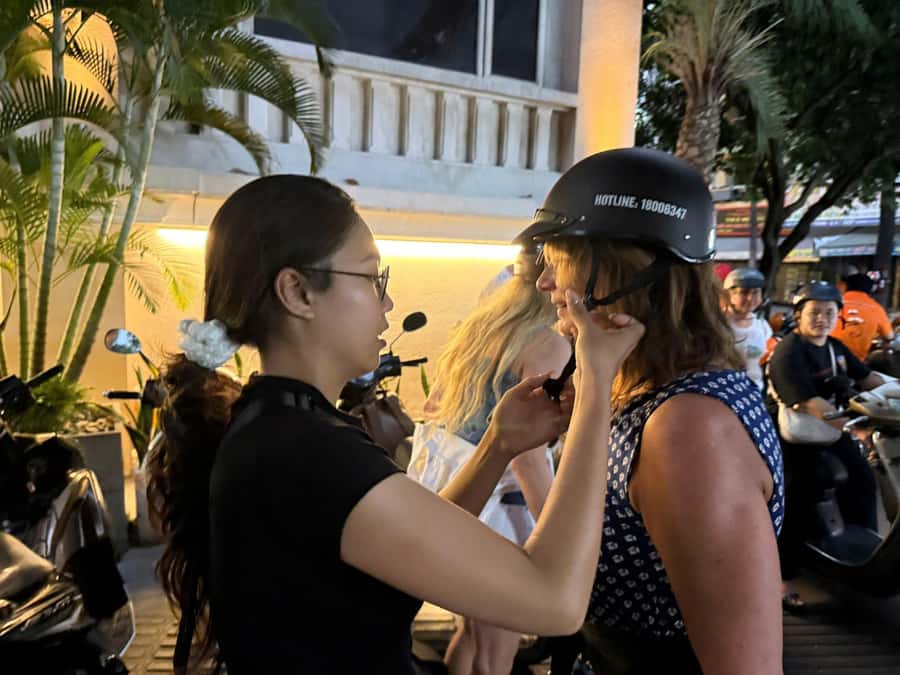 Ho Chi Minh: Local Food Tour by Scooter with Vegan Option - Who should book this scooter food tour