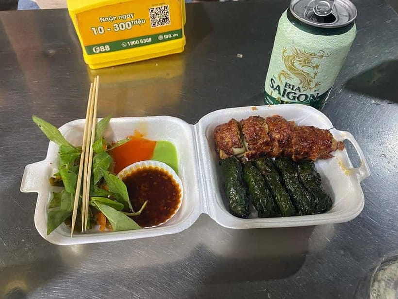 Ho Chi Minh: Original Walking Street Food Tour with Foodies - Your 10 Tastings: The Saigon Street-Food Lineup