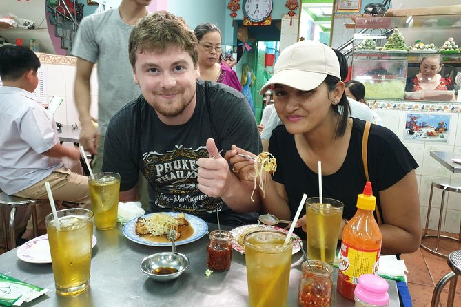 Ho Chi Minh Private Half Day Street Food Tour with Local Students - Bánh xèo and the value of eating at the right moment