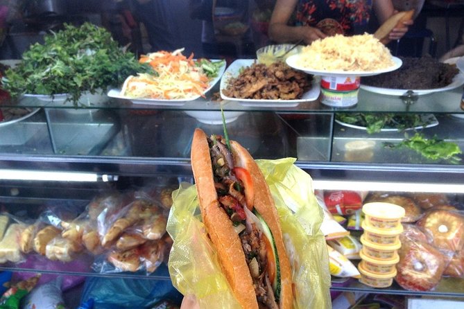 Hoi An at Sunset: Authentic Local Street Food Tour - Stop 2: The banh mi bakery stop you’ll keep thinking about