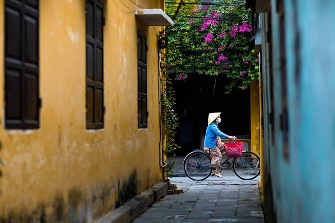 Hoi An city and Food tour - Getting Your Bearings at Hoachampa Coffee & Tea