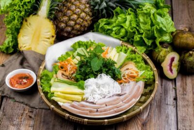 Hoi An: Evening Food Tour with 7 Tastings and Boat Trip - 4:30 meet-up: walking the Old Town before it gets too chaotic
