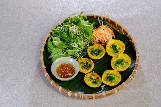 Hoi An Food Tour by Motorbike with Tastings and Dinner - Pancake and egg dish tastings: how the tour trains your appetite