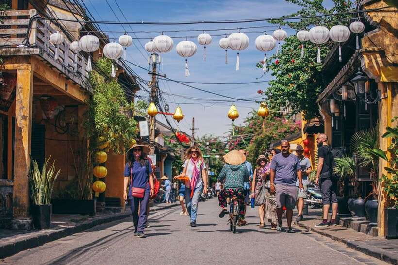 Hoi An: Sunset Food Tasting Tour - Walking the Old Town After Dark, With Real Local Explanations