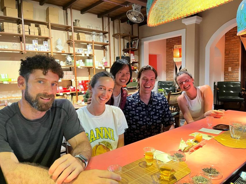Hoi An Vegan Food Tour - Homes and tradition: fruits, cakes, and dried jams in local neighborhoods
