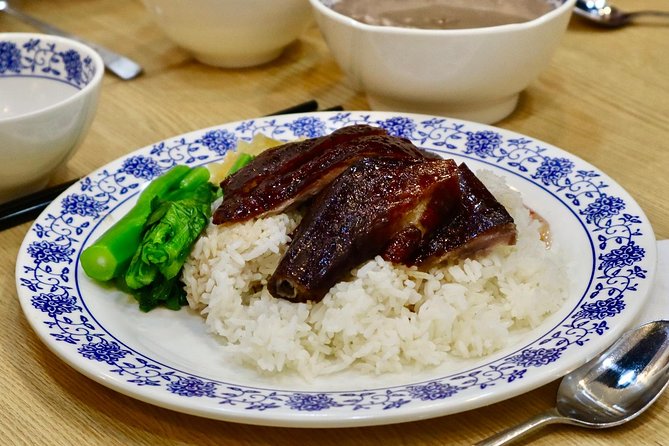 Hong Kong's Tin Hau Hidden Eats Food Tour with 7+ Local Tastings - The guide factor: how English explanations make the food easier to repeat