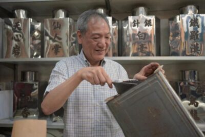 Hong Kong: Street Food Tasting Tour in Old Town Central - Price and value: what $51 gets you in 3 hours