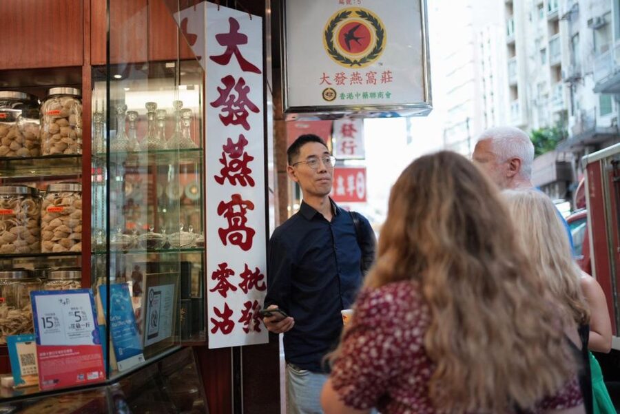 Hong Kong: Street Food Tour with Locals - Dim Sum and Wonton - Herbal Tea and Milk Tea Myths: Silk-Stocking Straining and Five Flowers