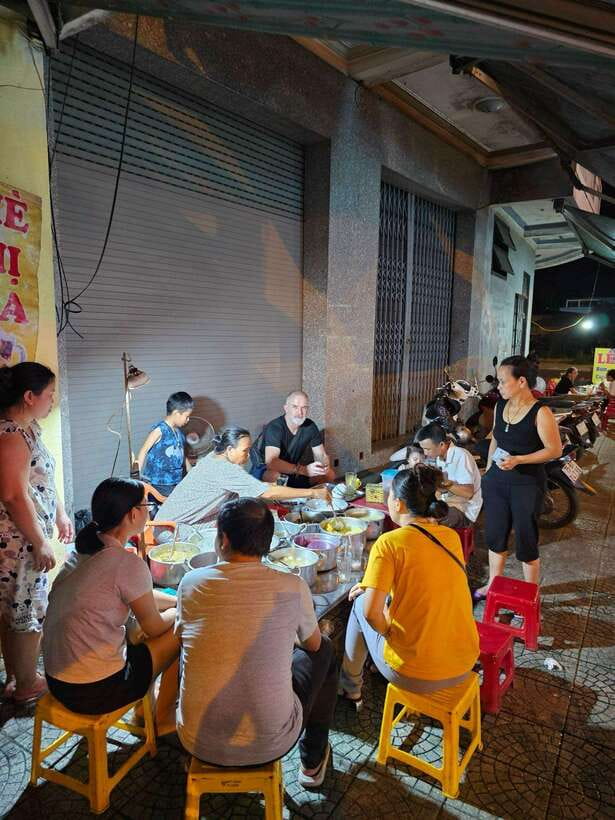 Hue: Guided Local Food Tour with Stories - Key moments you should care about