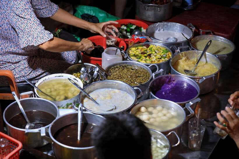 Hue: Guided Local Food Tour with Stories - What your guide adds (beyond the food)